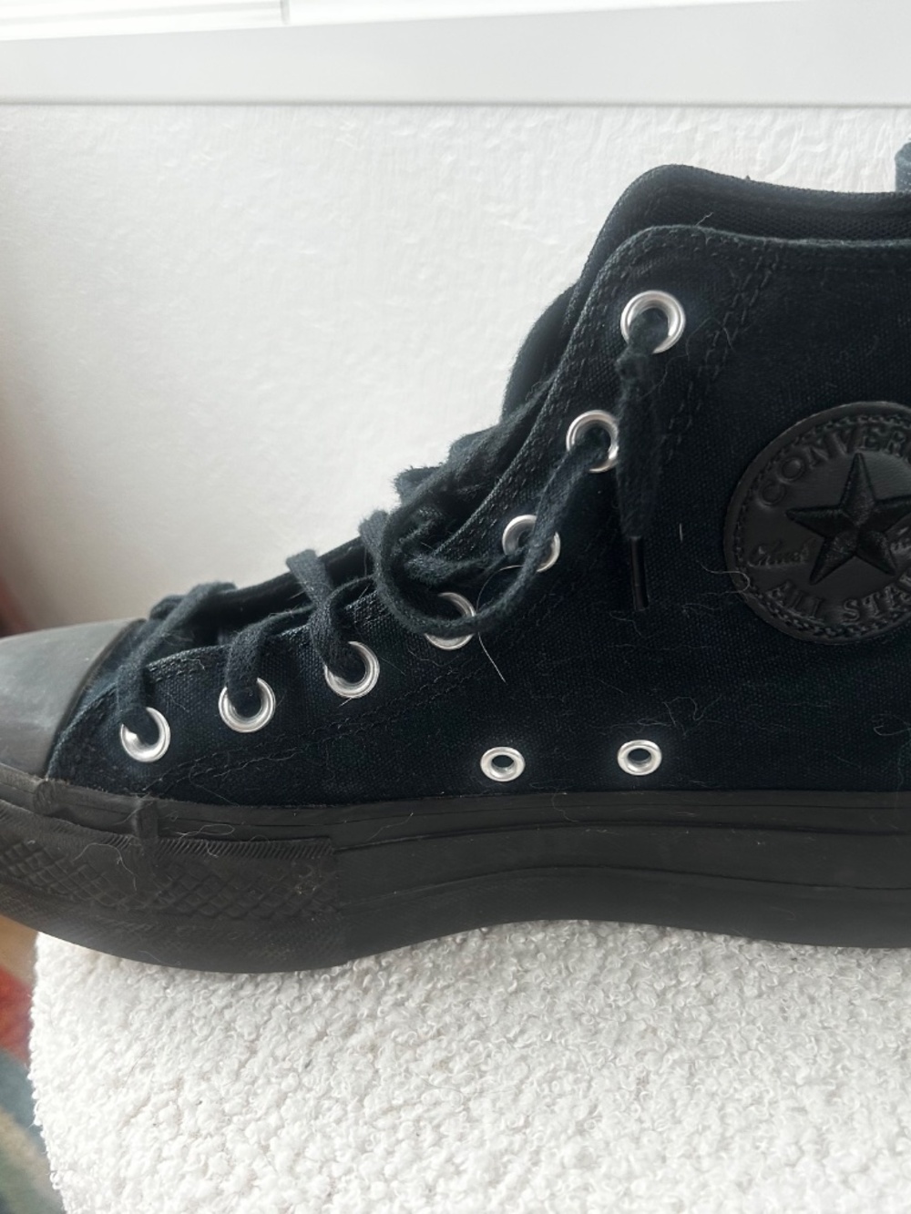 Women’s Converse - Picture 2 of 4